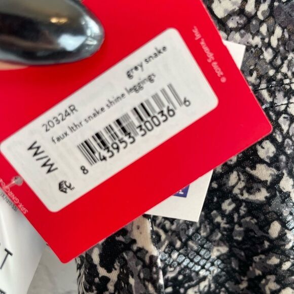 Spanx Faux Leather Snake Shine Leggings Size Medium NWT - Picture 4 of 13